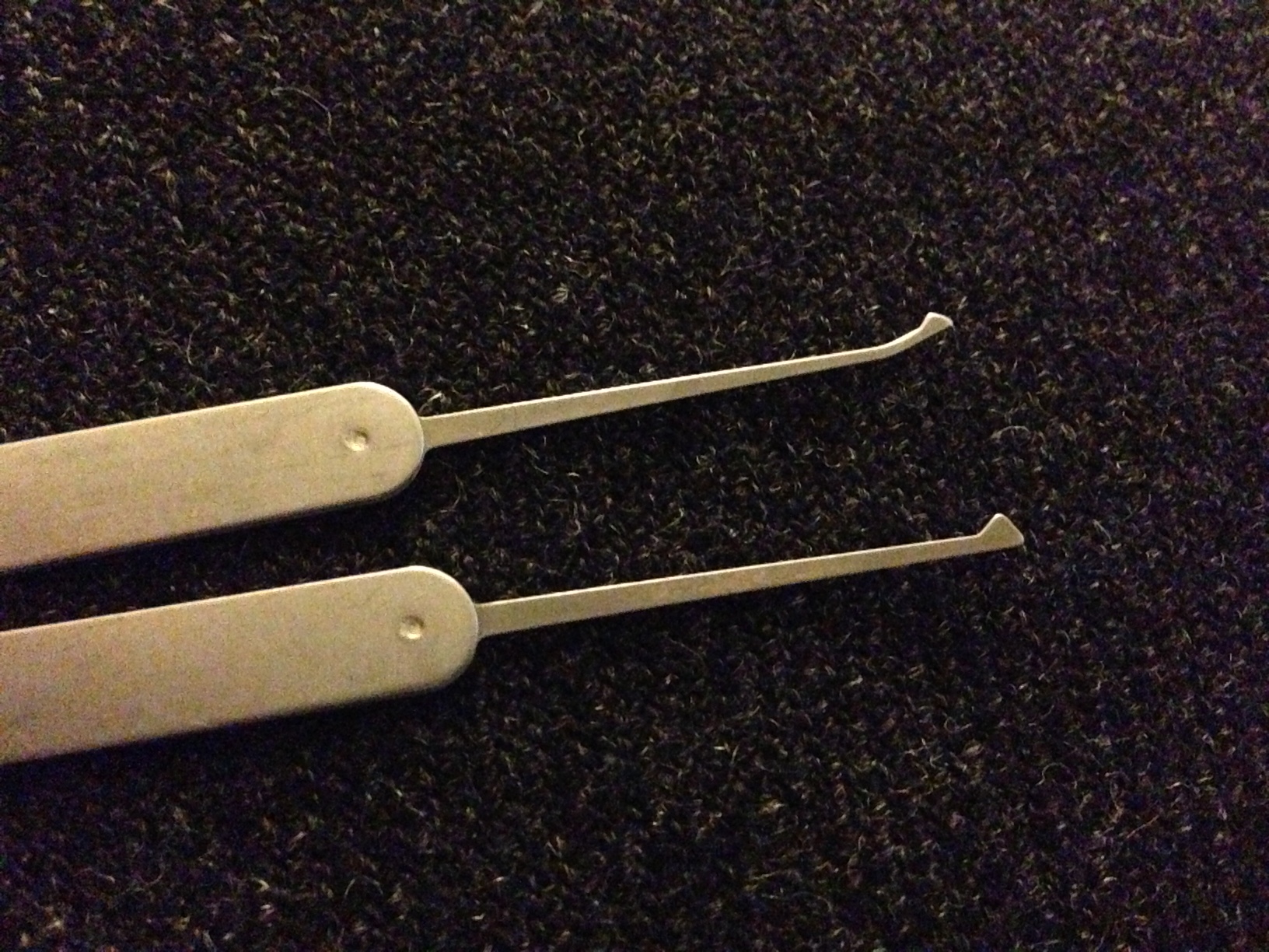 Help!!!! I just got my first lockpick set and I cannot get the pins to stay  up no matter what I do with tension they keep dropping down :( : r/ lockpicking